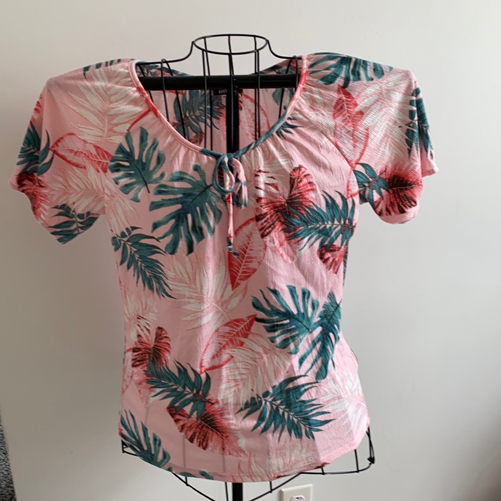 Basic Edition Blouse.